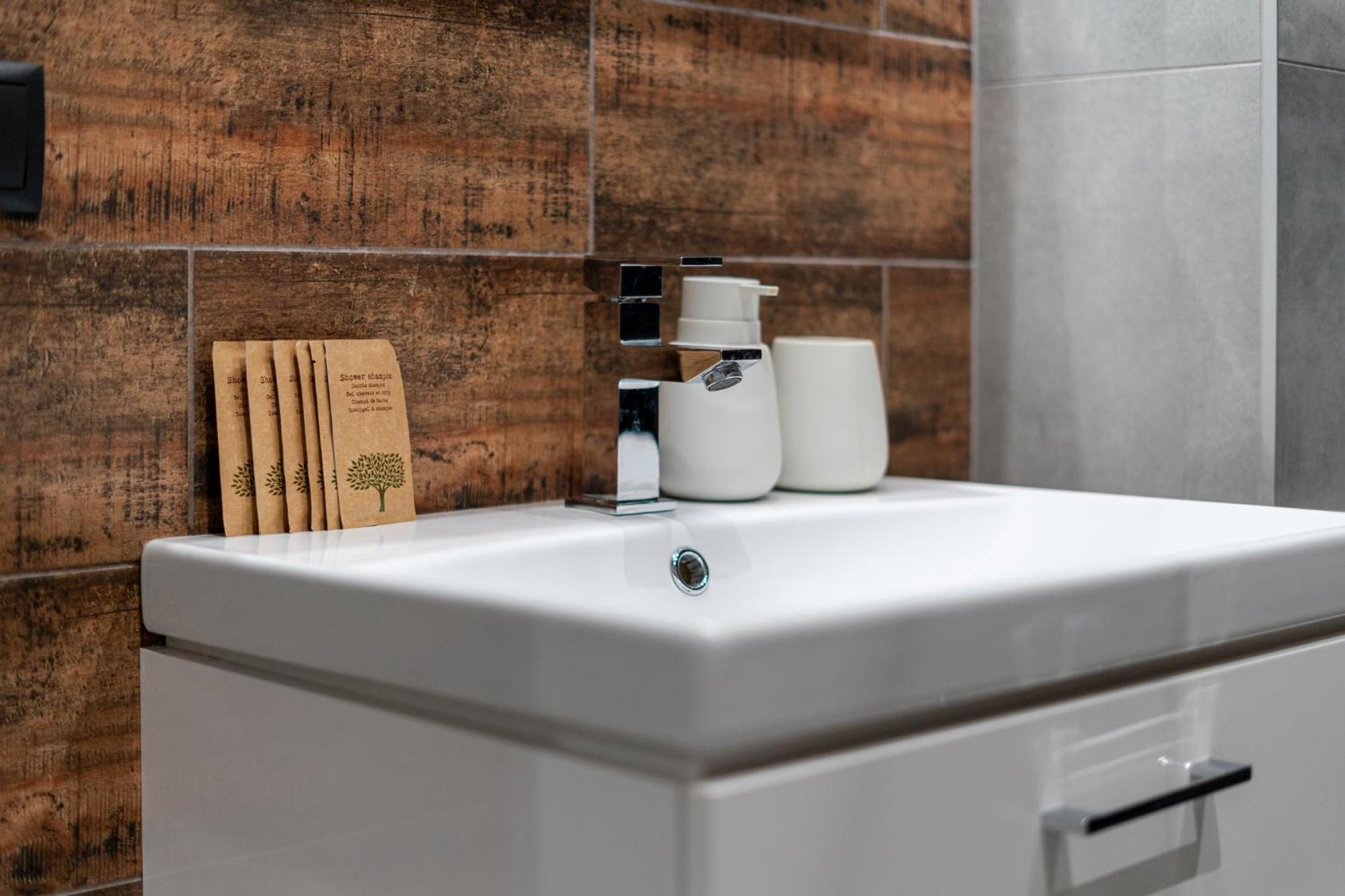 Spa Bedrooms With Sauna&Bath And Free Parking Krakau Exterior foto